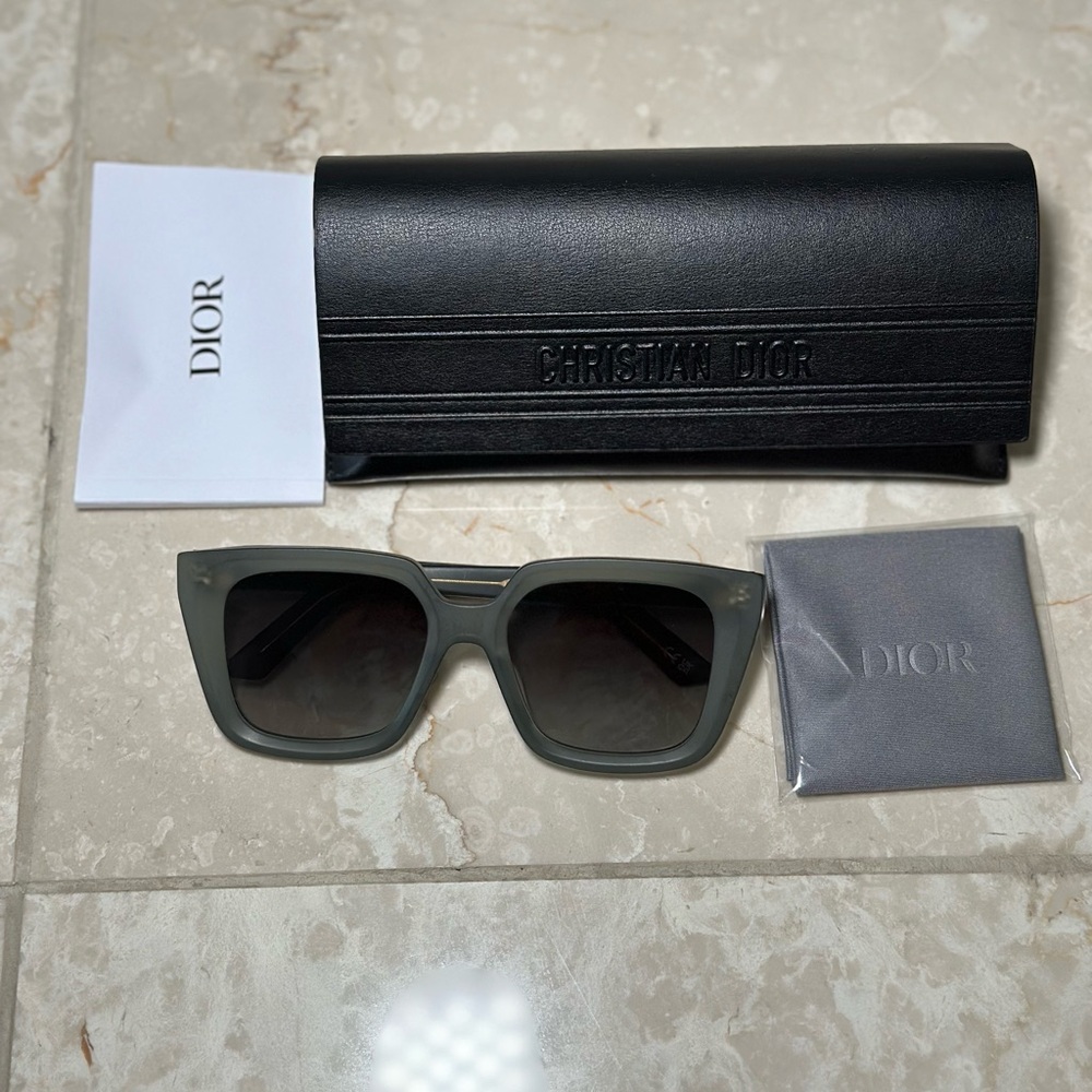 Dior Midnight S1l Sunglasses green matte